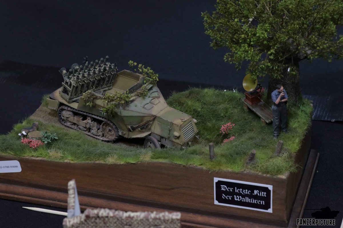 Panzerpicture's tweet photo. Scalemodel Challenge 2019.
Part I video here: https://t.co/6OhelrPJYF
Part II video here: https://t.co/Rouzkmc8Ey
#panzer #tank #history #tiger #tigertank #kingtiger #tigerii #scalemodeling #scalemodels #WWII
#tamiya #plamo #smc #scalemodelchallenge2019 #scalemodelchallenge https://t.co/yYgjyei8ks