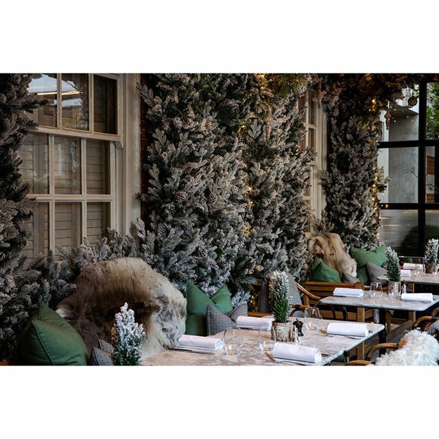 #WinterAtDalloway has finally arrived! Our latest incarnation by Nikki Tibbles at Wild At Heart sets a beautiful winter scene in the snowy alpine town of Gstaad, replete with snow drenched pine garlands and traditional Swiss cow bells nestled amongst the… ift.tt/34Z5l0w