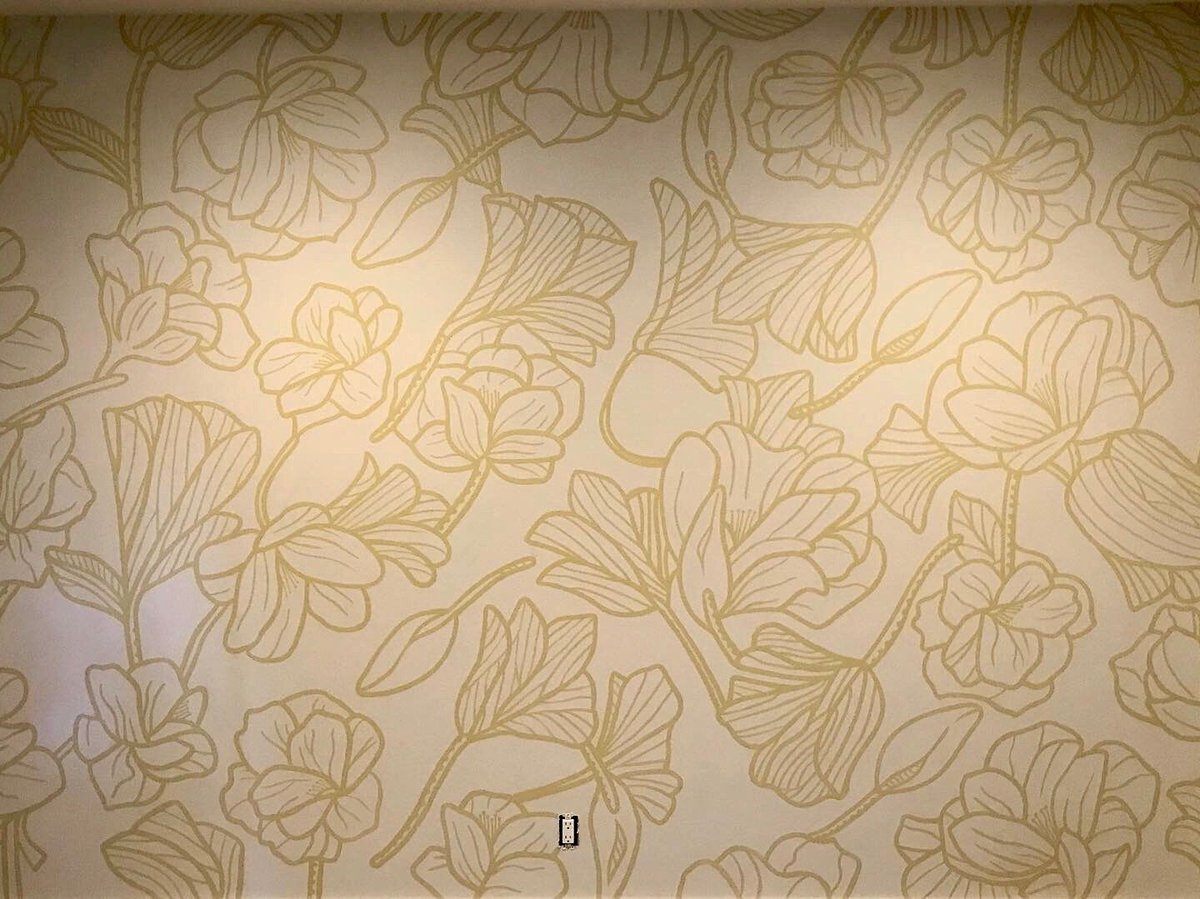 Rosie A. designed and hand painted this custom wallpaper using #ecospaints for a client who didn't want to compromise their environmental or health standards by using a conventional wallpaper in their home. Amazing! 🌻
