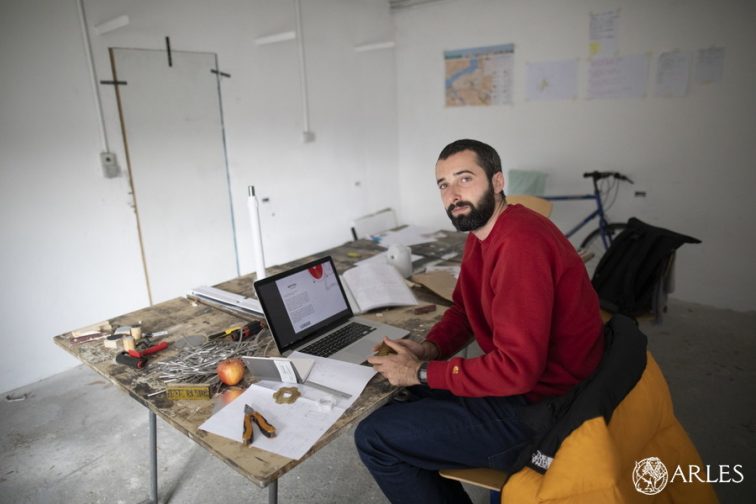 VilleArles's tweet image. Cet artiste italien met en valeur le savoir-faire arlésien dlvr.it/RJC21j