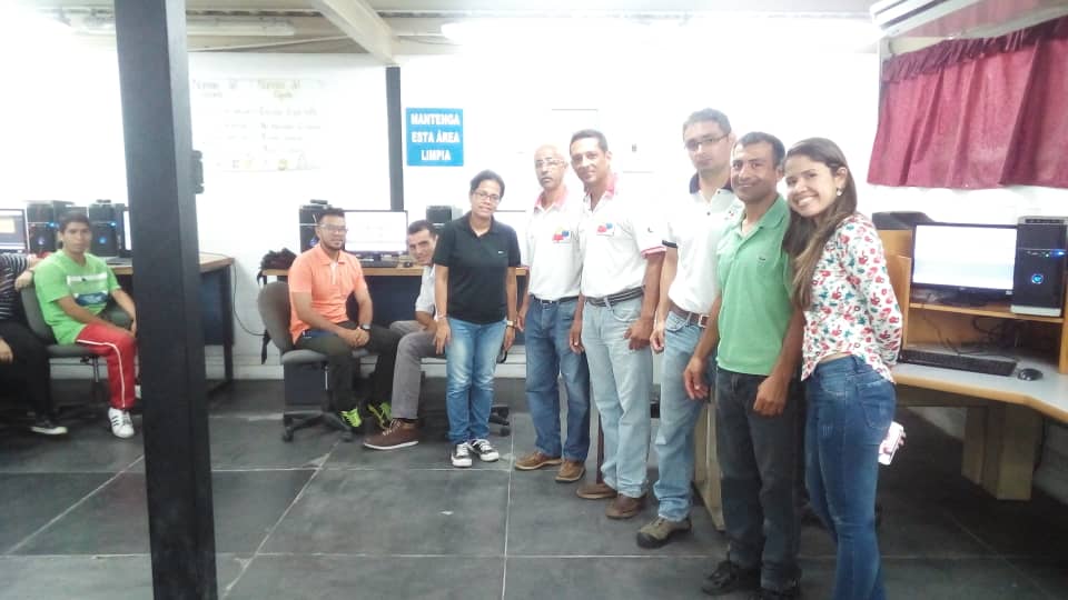 RCcbit_trujillo's tweet photo. #EvoEsElPresidente Continúa jornada formativa de herramientas bajo Software Libre, hoy con Audacity para editar audios y realizar micros trabajo articulado INCES - FUNDABIT https://t.co/Xk1Vs9bsR9