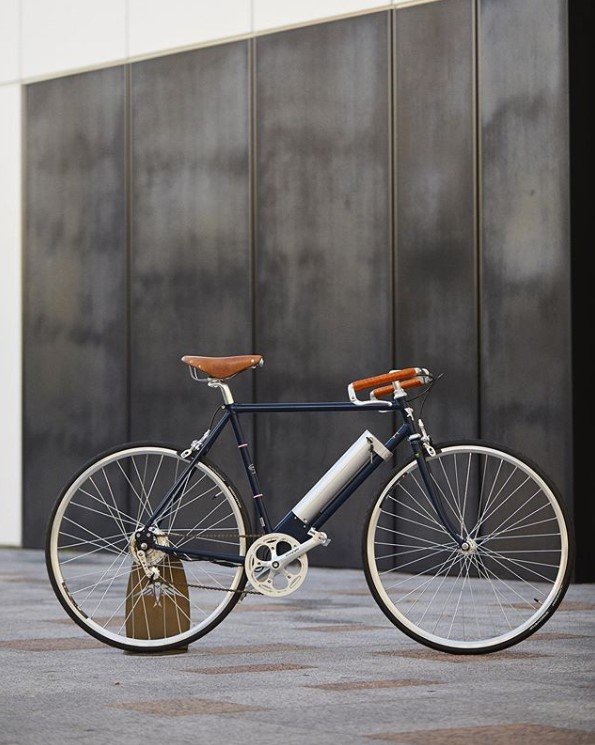 Dynteq's tweet image. Vorige week presenteerde onze Franse opdrachtgever Cavale haar elektrische stadsfiets in Parijs. Voor deze stijlvolle fiets ontwikkelden wij een battery-pack op maat; passend bij het minimalistische design, functioneel en geheel volgens de vereiste certificering en normeringen.