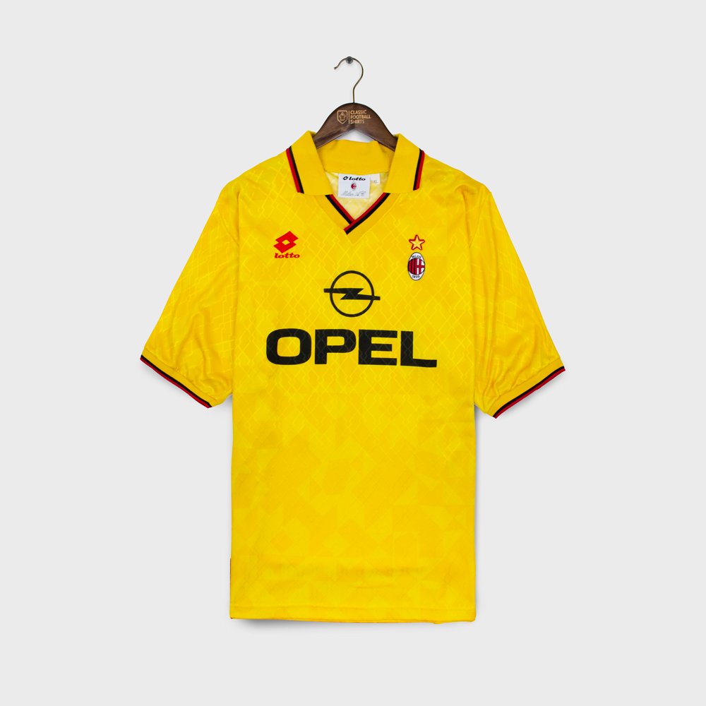 Classic Football Shirts on X: "New in: AC Milan '94-96 third by Lotto Rare  yellow shirt worn in the 1995 European Super Cup triumph over Arsenal  Available here - https://t.co/WMm1IUFRSi #ACMilan https://t.co/uqNsw2Lase" /