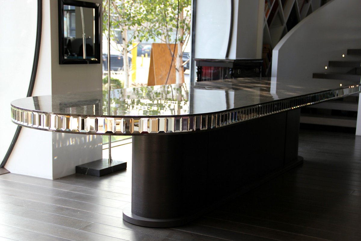 @MichaelNorthcroft details make the difference. Our new exceptionally designed table is enriched with crystal beauty and comes in a range of elegant finishes. 
#MichaelNorthcroft 
#Jancavelle