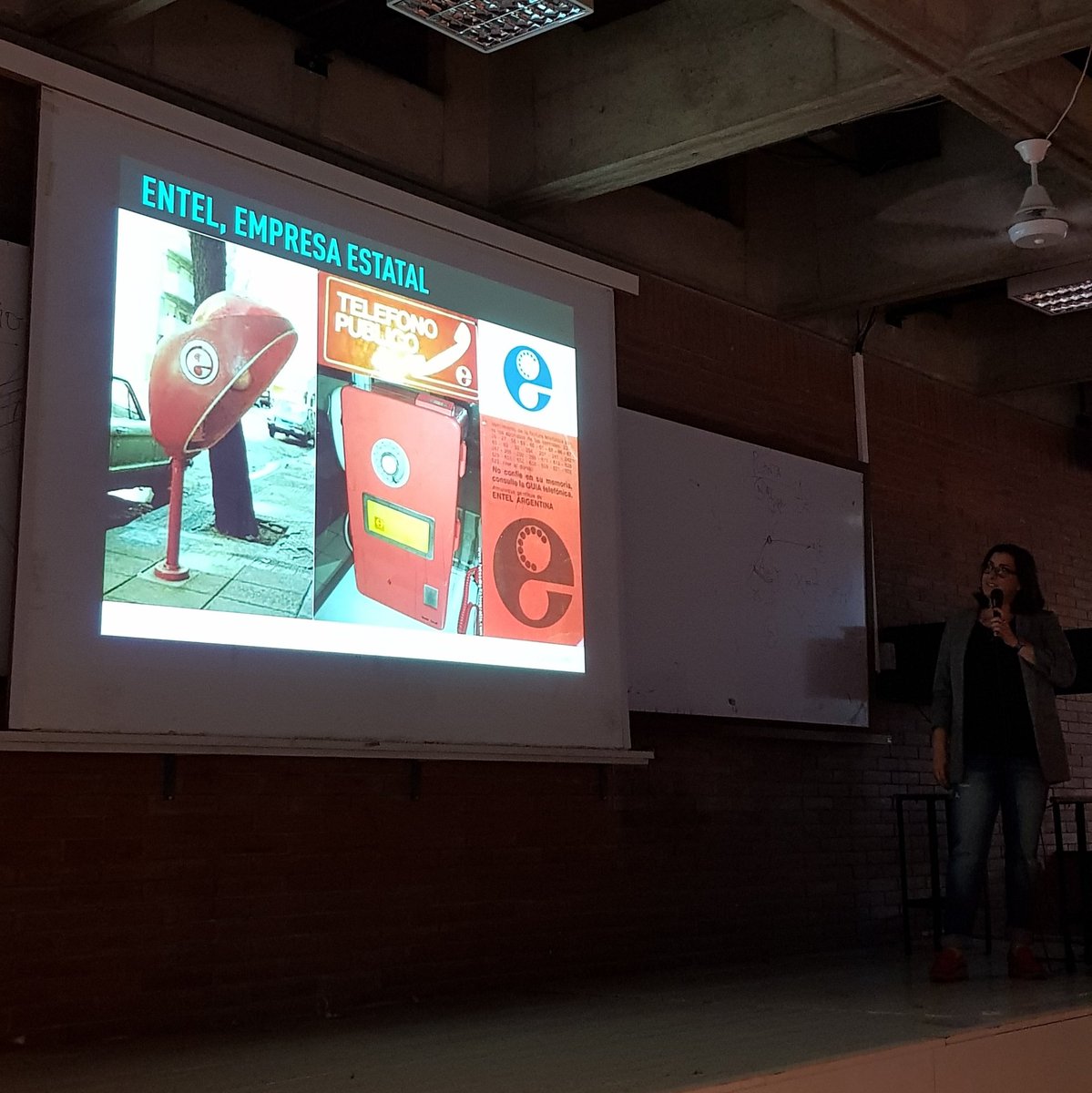 maxovelazquez's tweet image. El modelo de identidad de la empresa estatal de telefonía previo a la privatización @paulablaunt #com1 #com2 #devalle #DG #fadu #uba