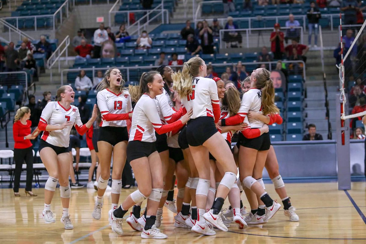skylorweaver_'s tweet image. Thank you @katyvball for the best 4 year experience. This program was my home, and I just want to thank everyone who was a part of it for your tremendous support ❤️ #1out