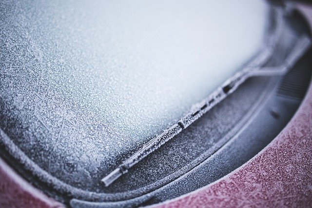 FTWCCU's tweet photo. Anyone else have to defrost their windshields before heading to work this morning? #TXweather #TXwinter ❄️
No, just me? Ok never mind. 😔 https://t.co/0l2uiE3YTD