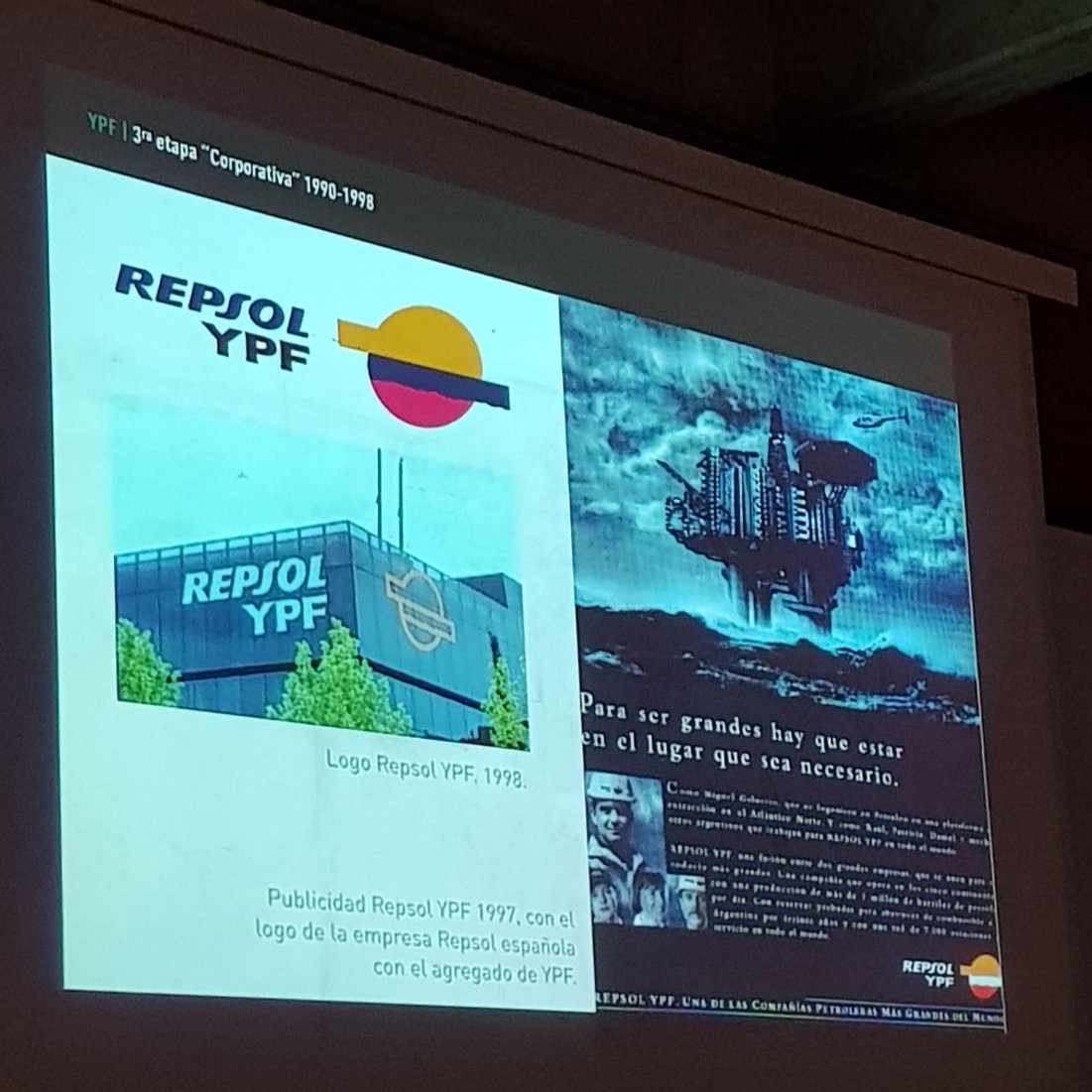 maxovelazquez's tweet image. "El diseño puede producir un lenguaje político, ya que puede abrir la imaginación de manera que el lenguaje verbal no puede abordar" @paulablaunt #com1 #com2 #devalle #DG #fadu #uba