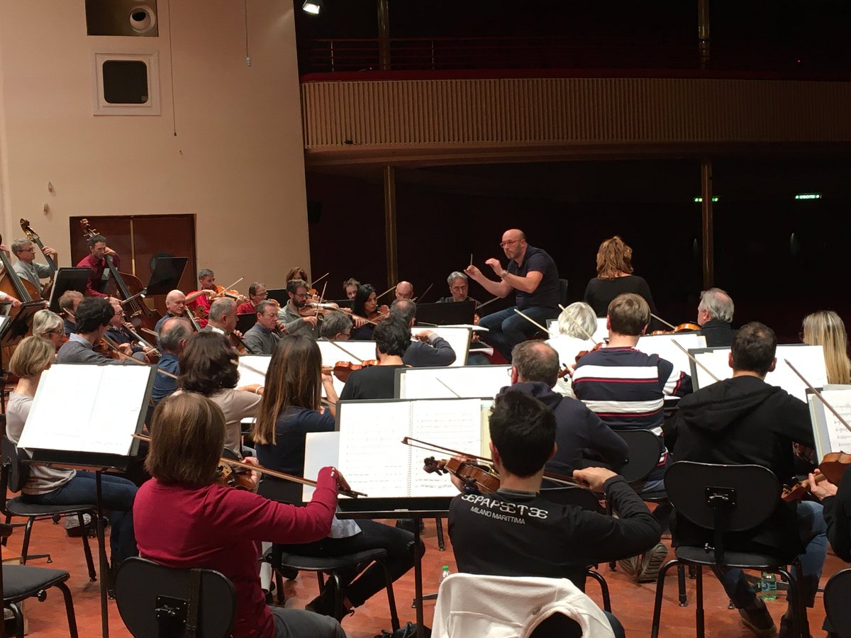 OrchestraRai's tweet photo. Prova generale con il M° @riccardofrizza per il Donizetti Opera❗️
Domani, 14 novembre ore 20.30 al Teatro Sociale di Bergamo, l'@OrchestraRai sarà protagonista del Gala Inaugurale del Festival #DonizettiOpera. https://t.co/86muGefFhh