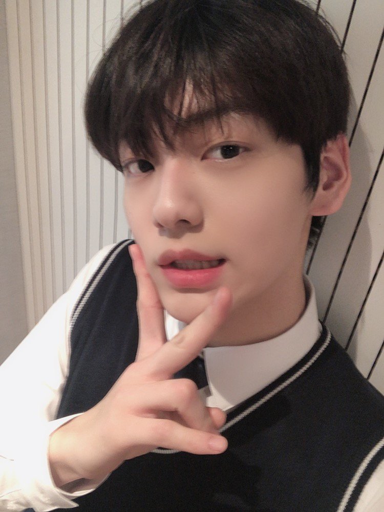 TXT_members tweet picture