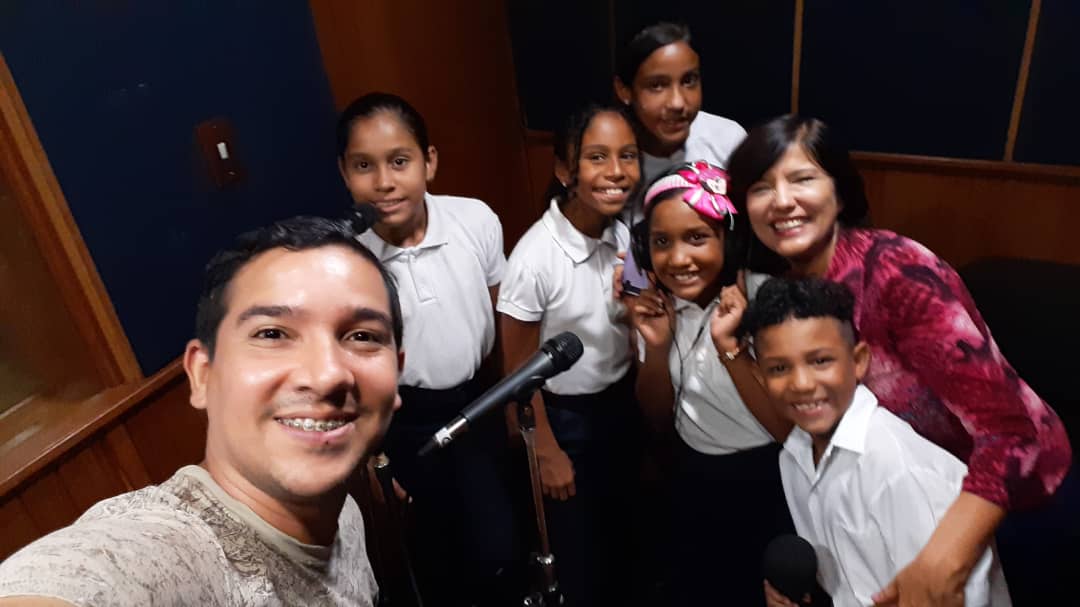 #REV | Les invitamos a escuchar este miércoles 3PM #LaCulturaEnMiEscuela de .@revenezuela1 por la señal de Radio Cardiológico 89.3FM #Montalban Invitada U.E.N Amparo #Sucre
@CulturaEscuela .@Mippcivzla .@Culturazedc1 
.@eirojohan .@MPPSalud .@AlvaradoC_MPPS