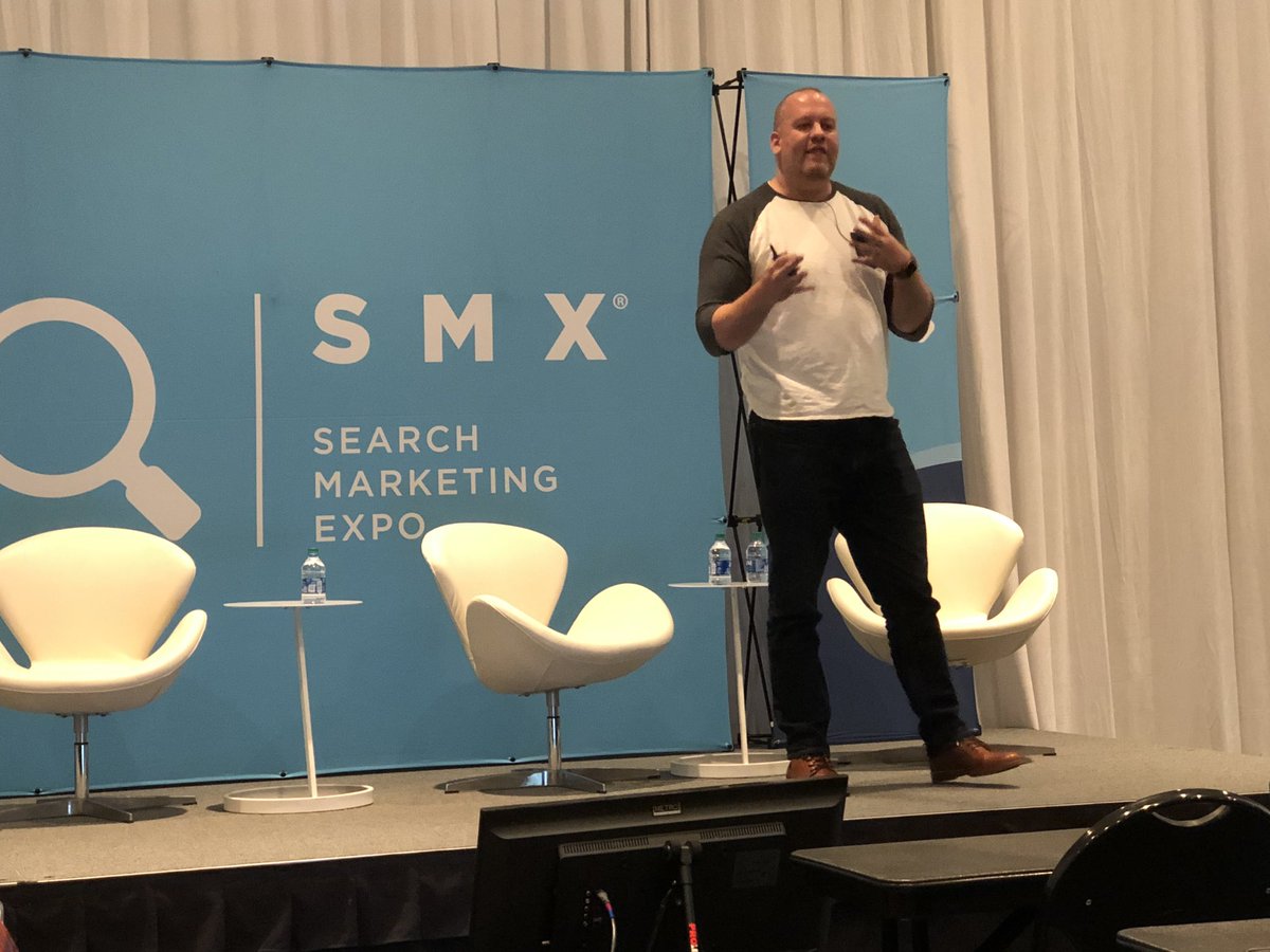 NeptuneMoon's tweet image. And now @Justin_Freid is talking services mix! #pocchat  #smx