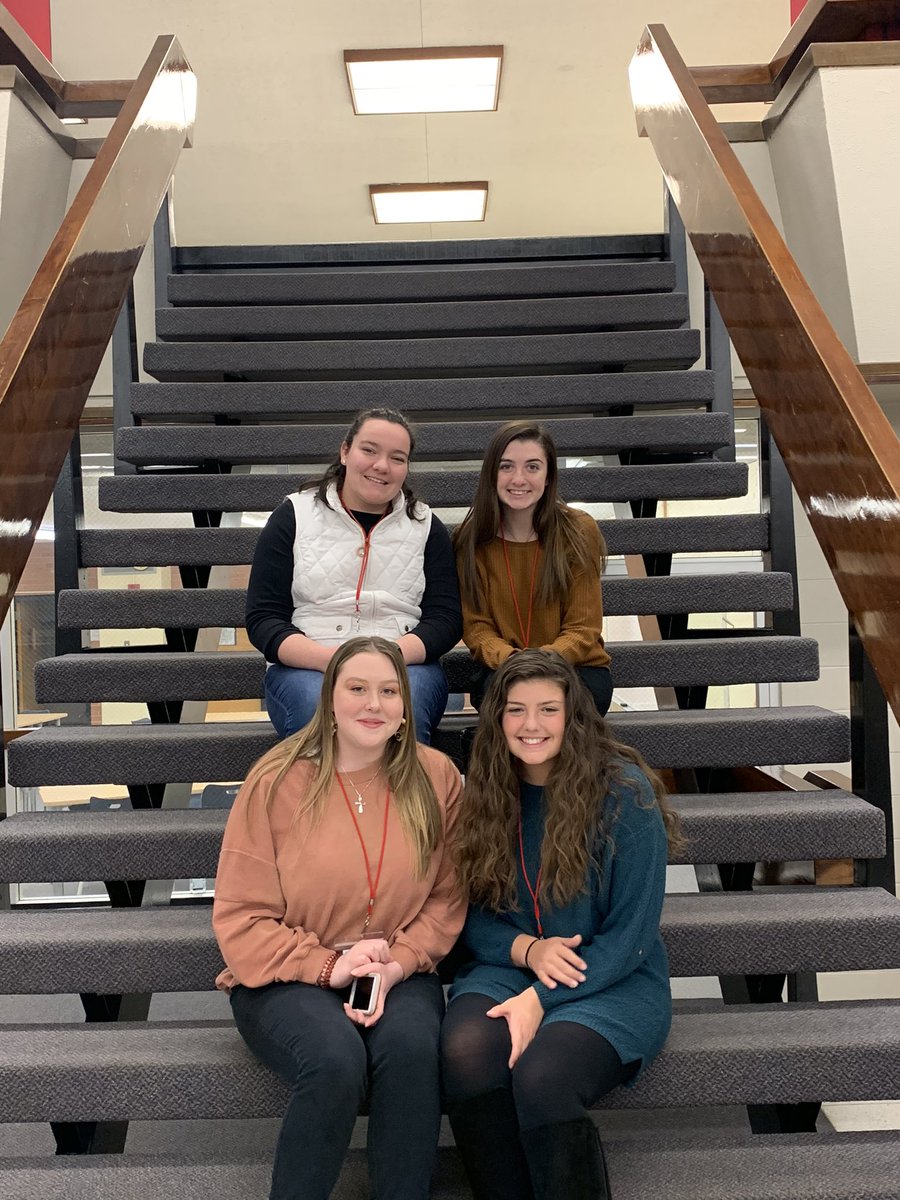 RisingEducators's tweet image. Our winners! Tori Rhynard (1st Place in CTE Lesson Planning),Taylor Bellew (1st place in Educators Rising Moment), Alex Wahlenmaier and Macey Truitt (1st place in Inside Our Schools)!! All of our competitors will be heading to state in February!