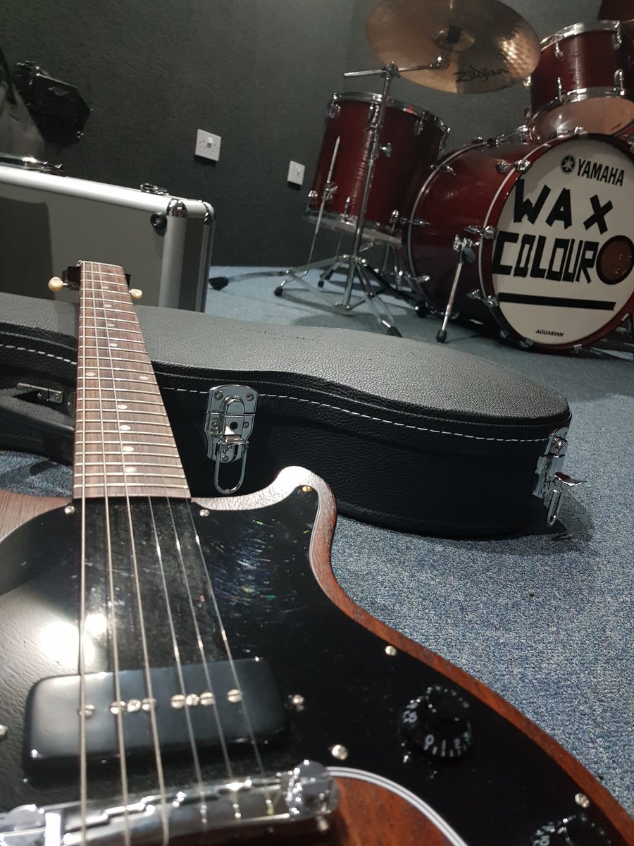 h0t_w4x's tweet image. 🥁🎸🎛