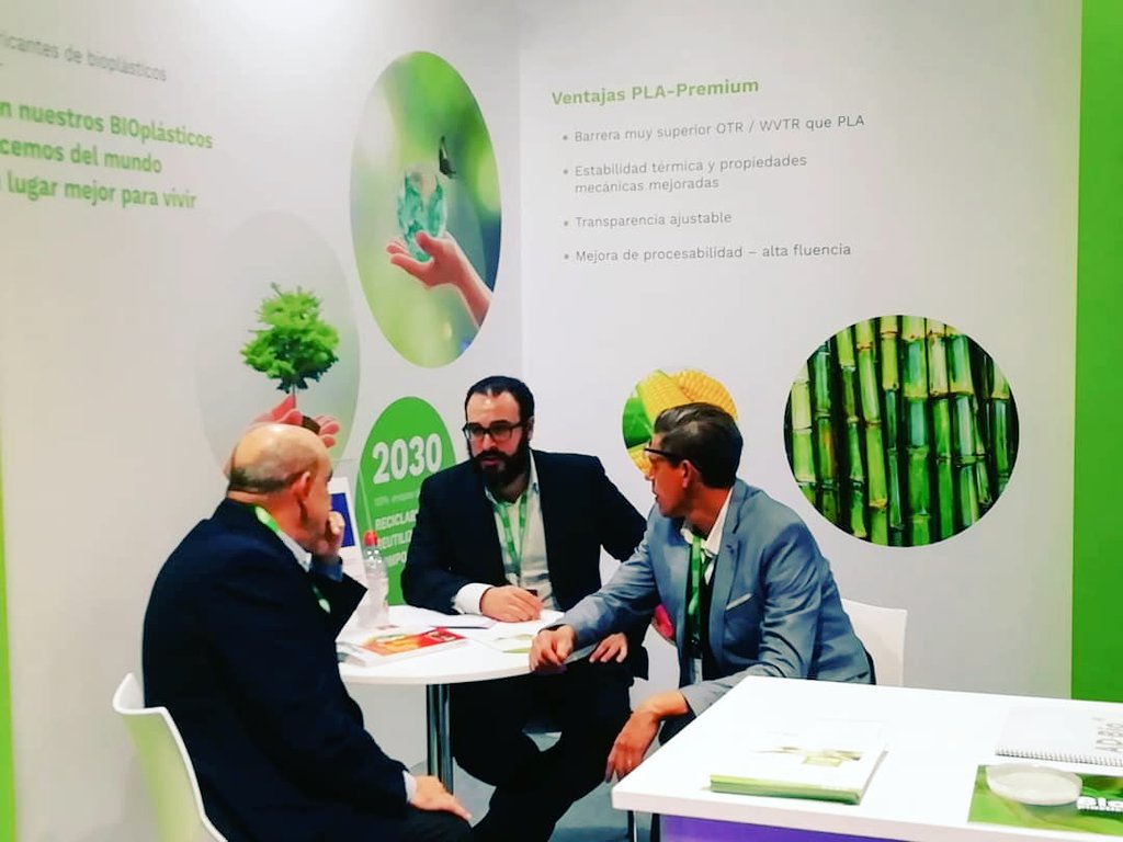 ADBioplastics's tweet photo. 🙌 Muy satisfechos de nuestro paso por la feria @PI_Madrid en @feriademadrid. Todos quieren conocer nuestro PLA-Premium #compostable para #savetheplanet🌎Ven a vernos 👉 Stand 3N06 y a la ponencia que hacemos sobre #BIOplásticos mañana a las 16h en Sala Pentawards. See you there! https://t.co/W3C1xq41VL