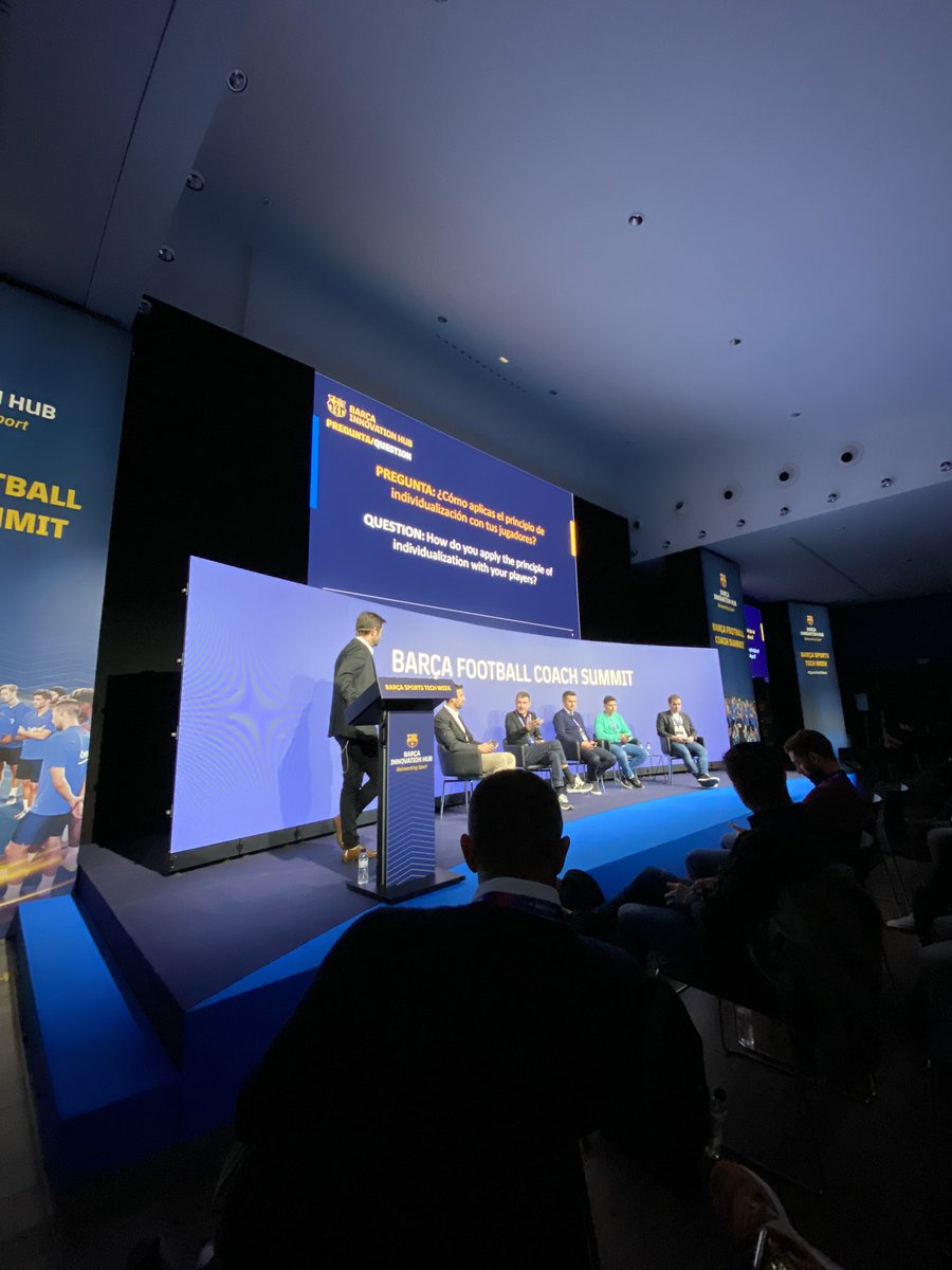 Pedro_Picchioni's tweet photo. Difícil explicar o quanto o futebol é fascinante. 2 dias exaustivos de imersão em conhecimento e partilha de ideias. Feliz em ver as novas direções deste esporte. #BarcaAnalytics #barcacoach @BarcaUni @BarcaInnoHub https://t.co/bPXejt55WT