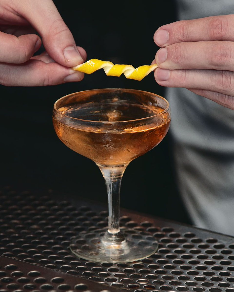 Get out of the cold. Get into this. 

#yyz #toronto #drinks #torontodrinks #tornontobar #bar #to #drinksafterwork