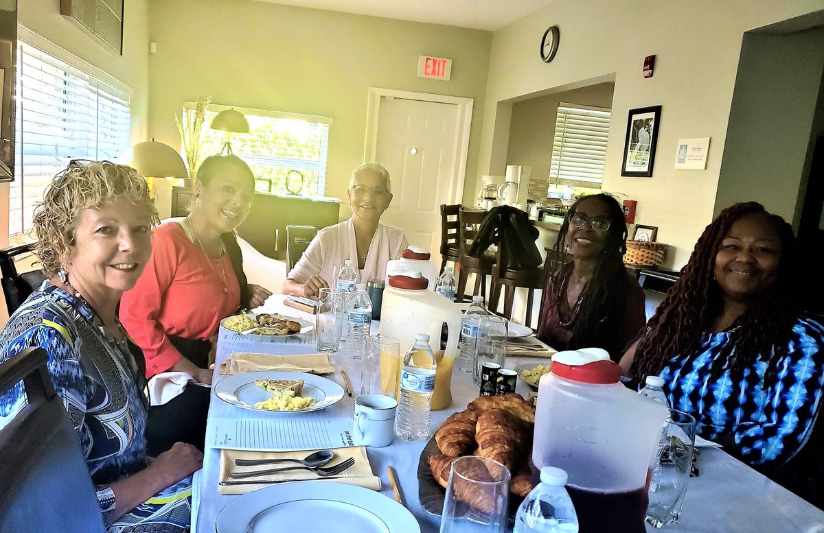 TheLordsPlace's tweet photo. The Lord’s Place Burckle Place hosted an #OnTheTableFL session. This group consisted of a therapist, social worker, realtor, staff, & a Burckle Place resident – all sharing ideas to strengthen our community! Grateful to be part of the conversation! https://t.co/kwwzwTm0j5