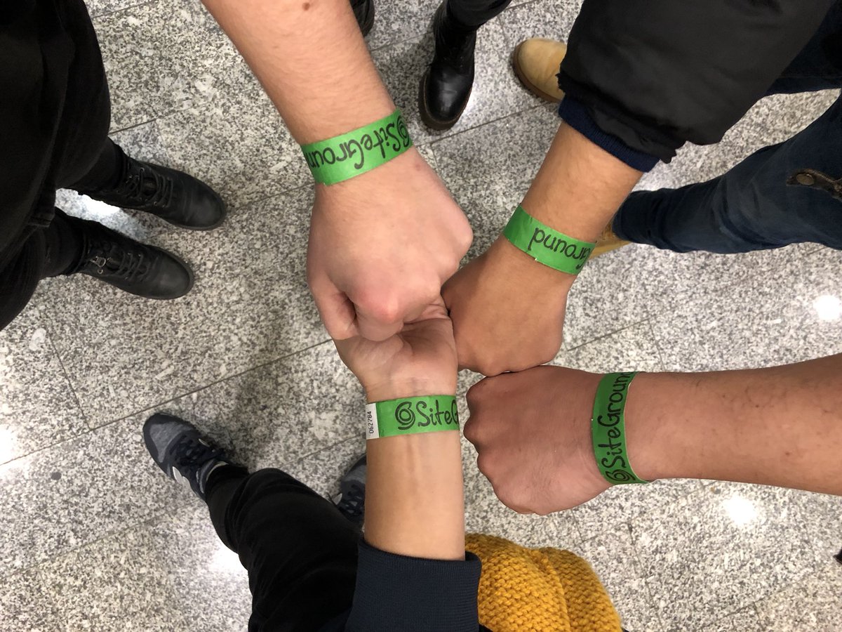 Con esta imagen damos por finalizado este súper día en el #SGAdictosMKT. ¡Nos lo hemos pasado genial! 🤘🏻

¡Gracias a los cracks de los ponentes por sus charlas cargadas de buenrollismo y a <a href="/SiteGround_ES/">SiteGround España</a> por organizar un eventazo como este! ¡El año que viene más! 💪🏻