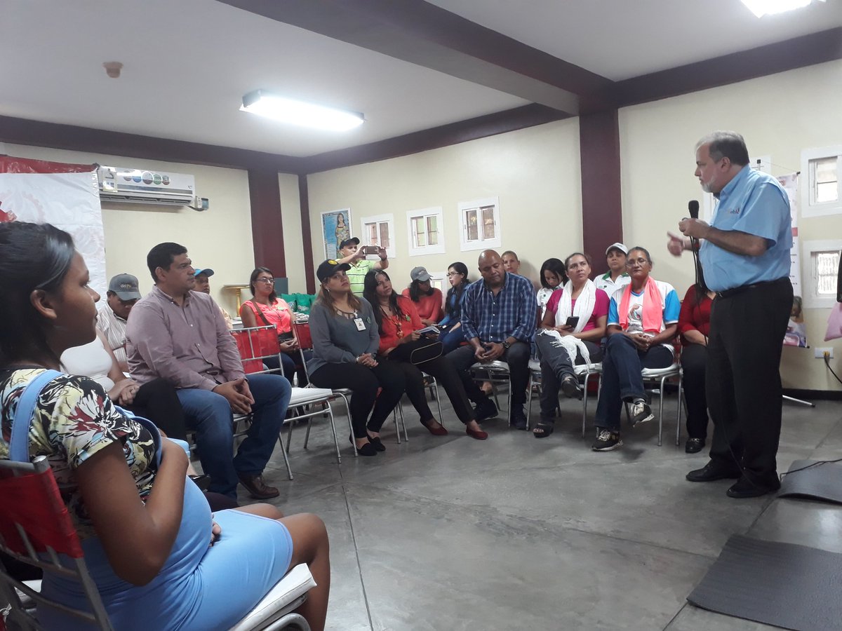 GestionCCaroni's tweet photo. #13Nov A través de @FSocialCaroni, @Marianela_PSUV, alcalde de Caroní @OviedoPSUV, realizó este miércoles foro "Parto Humanizado", con presencia del Defensor del Pueblo @aruizddp, quien elogió gestión municipal para avance del programa. @NicolasMaduro @defensoria_bol https://t.co/0NVcYd2ulT