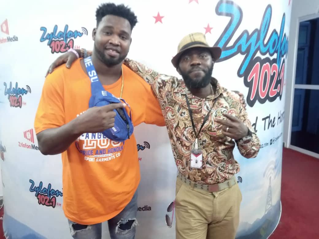 kaskinggh's tweet photo. Biggest Thank You to @kayobumps and @djashmen for the exposure Interview on #SeriousMusicBusiness last Night on @zylofon1021fm .God Bless @ZylofonMedia @ZylofonTv , @sambahflex & CEO @nm_appiah for Dis opportunity. || @GyataNation @NiiAshley1 @kobby_kyei @ArnoldVibes #Kasoa #3eyi https://t.co/GjPCgUSxWj