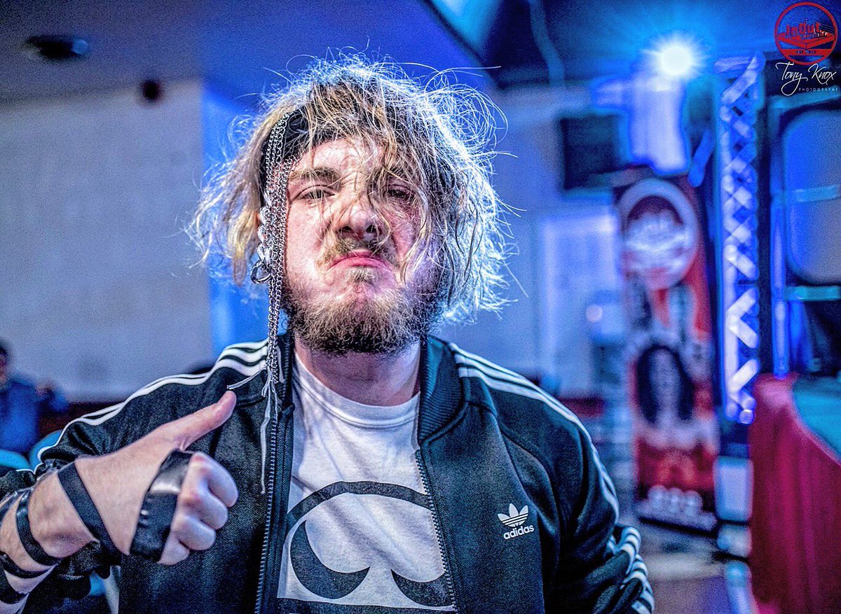 TEDDYREAY's tweet photo. Dark eyes.
Credit to @tonyknox and @InoutWrestling
#prowrestling #wrestling #entrance #tubyt #chain #bandana #gangsta #adidas #tape #blonde #beard #fitness #lfl #subforsub #fff #fit #gym #gymlife #northwich #northwest #uk #november https://t.co/vjJGZzbMpe