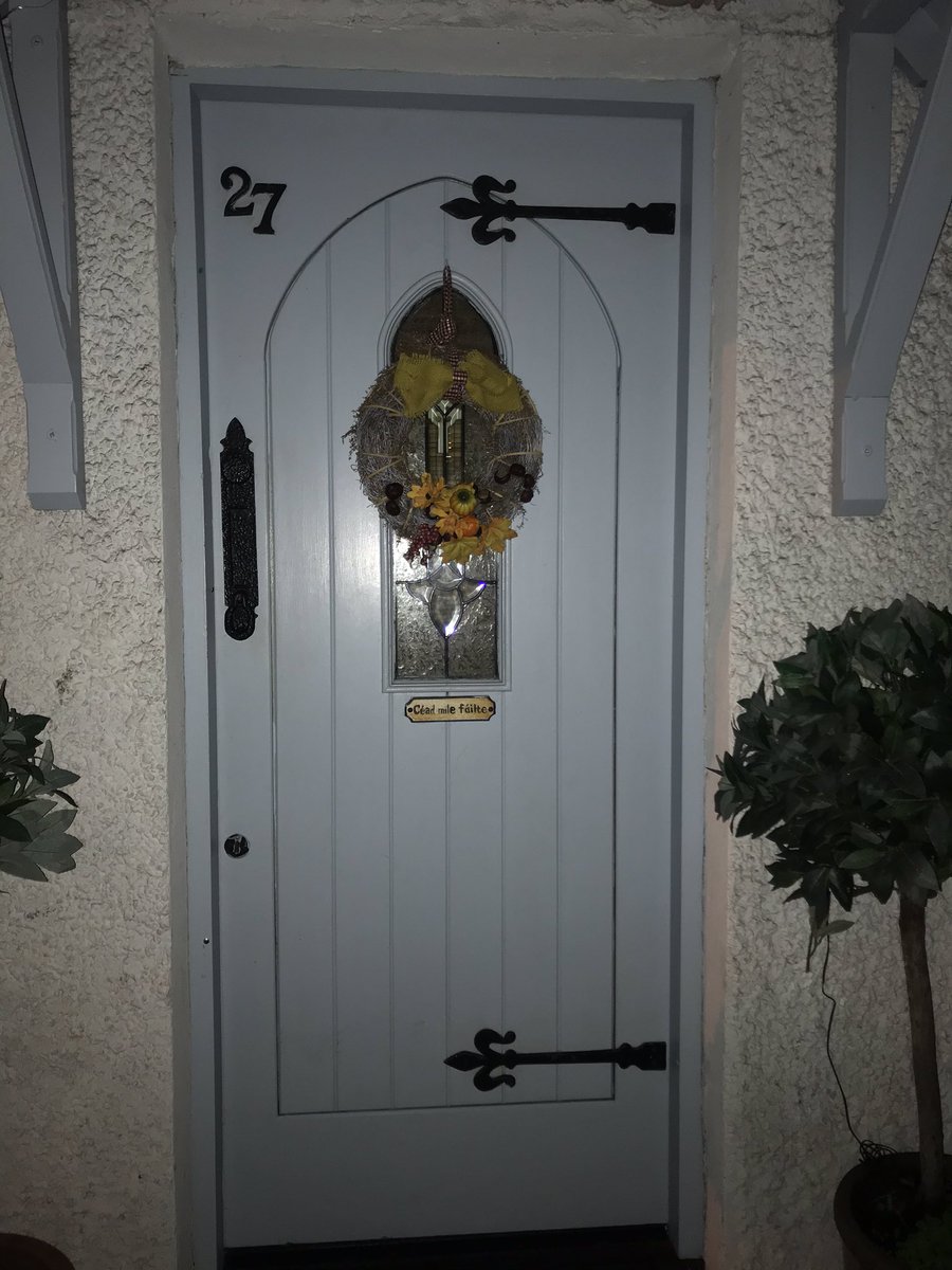 modshortstrand's tweet photo. Some very good conversations on the doors in New Lodge tonight. People I spoke with are up for this election and @johnfinucane is their man. Some very good door decorations also. #GE19 #FINUCANECANWIN https://t.co/8E7NULdNCZ