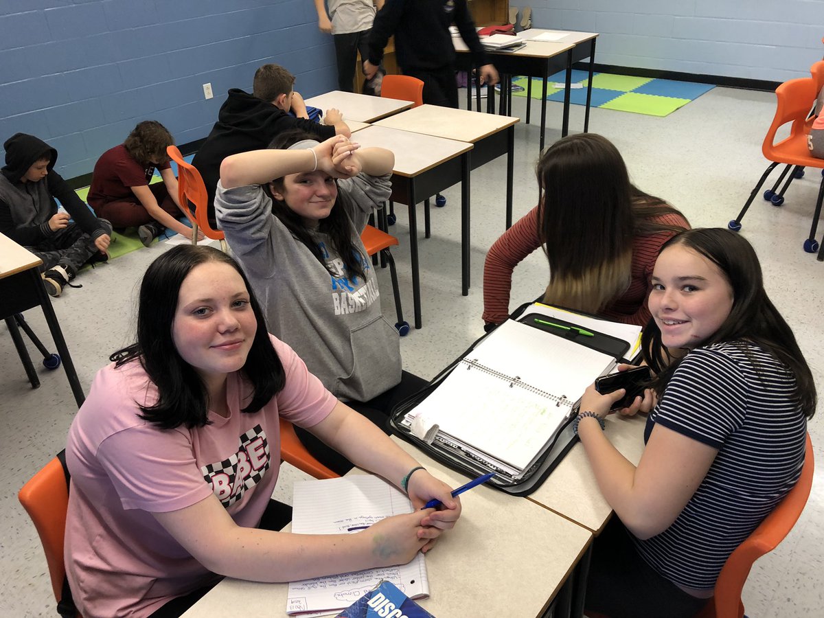 jasmine_brazil's tweet photo. Investigating what biotic and abiotic factors could have killed Fred the Fish in grade 8 science today. #smrhislanderpride #handsonscience #realworldscience #blockstructure @NLESDCA @smrhbellisland https://t.co/wPsFTUWw1b