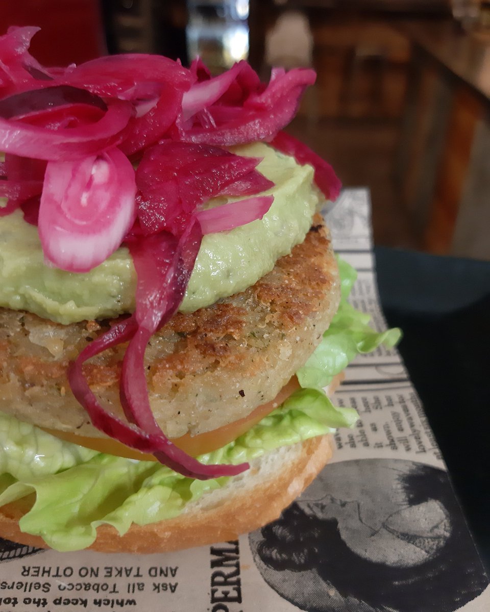RusticUrbanFood's tweet photo. Homemade Veggie Burger. 

#RusticEsplugues #veganburger #vegetarianfood #VeggieBurger #VeganFood #Esplugues #Cornella #Lh #SantJust #SantJoanDespi #MolinsdeRei #BaixLlobregat #santfeliu https://t.co/wY1pyOGafg