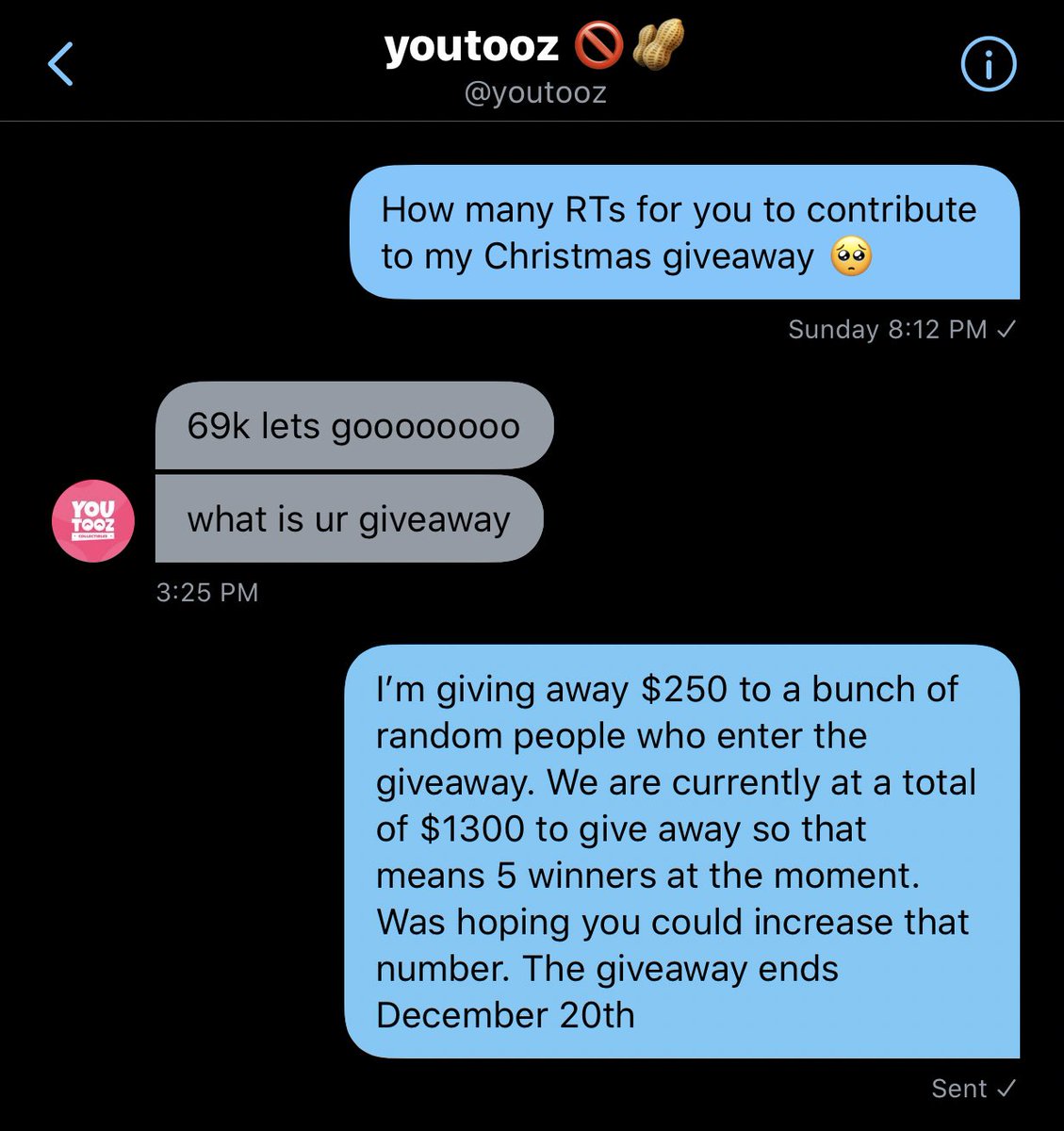 Spydr_'s tweet photo. YO EVERYBODY, @youtooz Said if we get 69k RTs they’ll contribute to my pinned tweet Christmas giveaway where we are giving away $250 to a bunch of random people!! 

PLEASE RT THIS TWEET TO HELP SOMEONE THIS CHRISTMAS! 🙏🏼🕷🖤🕸 https://t.co/rUYJL7hKHc