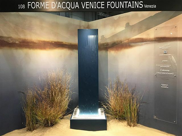 Forme_d_Acqua's tweet photo. Questa è #Colonna - Solidi d’Acqua, una nuova linea di #fontane in serie personalizzabili che abbiamo presentato oggi ad @architect_at_work a #Milano. Made in Italy, #durevoli, #affidabili e #sostenibili. 
Ti aspettiamo allo stand 108 per conoscere tutte… https://t.co/mJgegkKXJW https://t.co/d44GmRdHTf
