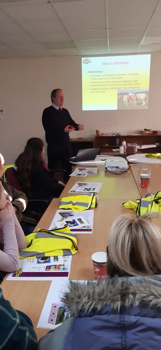 Today we have had the pleasure to educate a group of students from @Reaseheath @RHC_Agriculture regarding the use and benefit of minerals in animal feeding. #futurefarming #FarmingEducation @educationgovuk #STEM #CommunityEngagement #ExportingisGreat