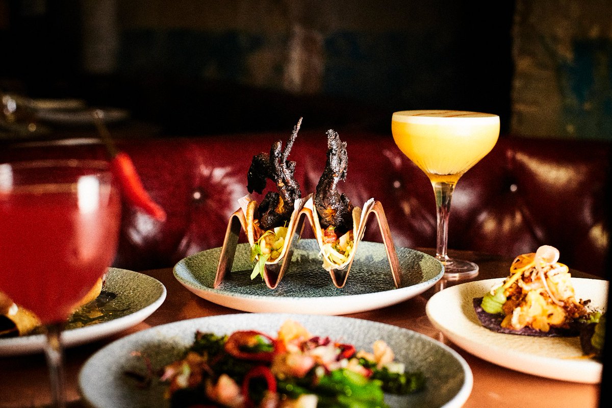 La Bodega Negra tweet media