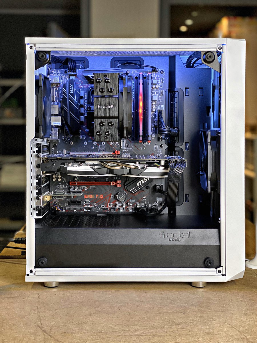 micro762's tweet photo. Transmission autour d’un nouveau née, c’est notre Len’s P1, l’ordinateur évolutif pour les plus exigeants 👌🏼
#lenspcgamer #lenspcpro #evolution #reparation #hardware #idee #challenge #collaboration #micro76 #msi #corsair #fractaldesign #normandie #rouen #montsaintaignan #atelier https://t.co/UjWInajw71