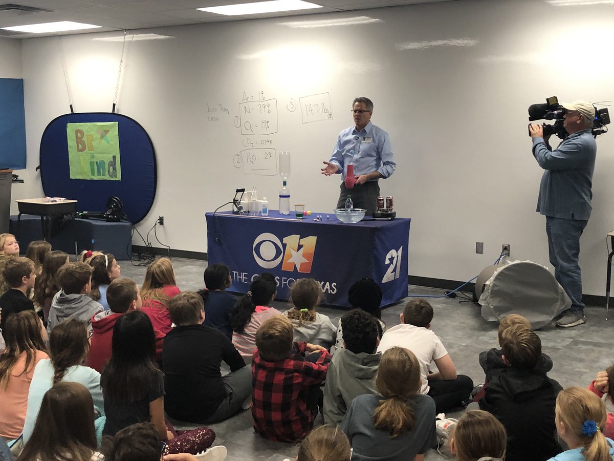 SherrieEmbry's tweet photo. Thank you, Ch. 11 Weather on Wheels!  I loved how you explained how we live at the bottom of an ocean of air. @AnneDavisOUES @LeeOUES @oldunionES https://t.co/1mK1rAdza0