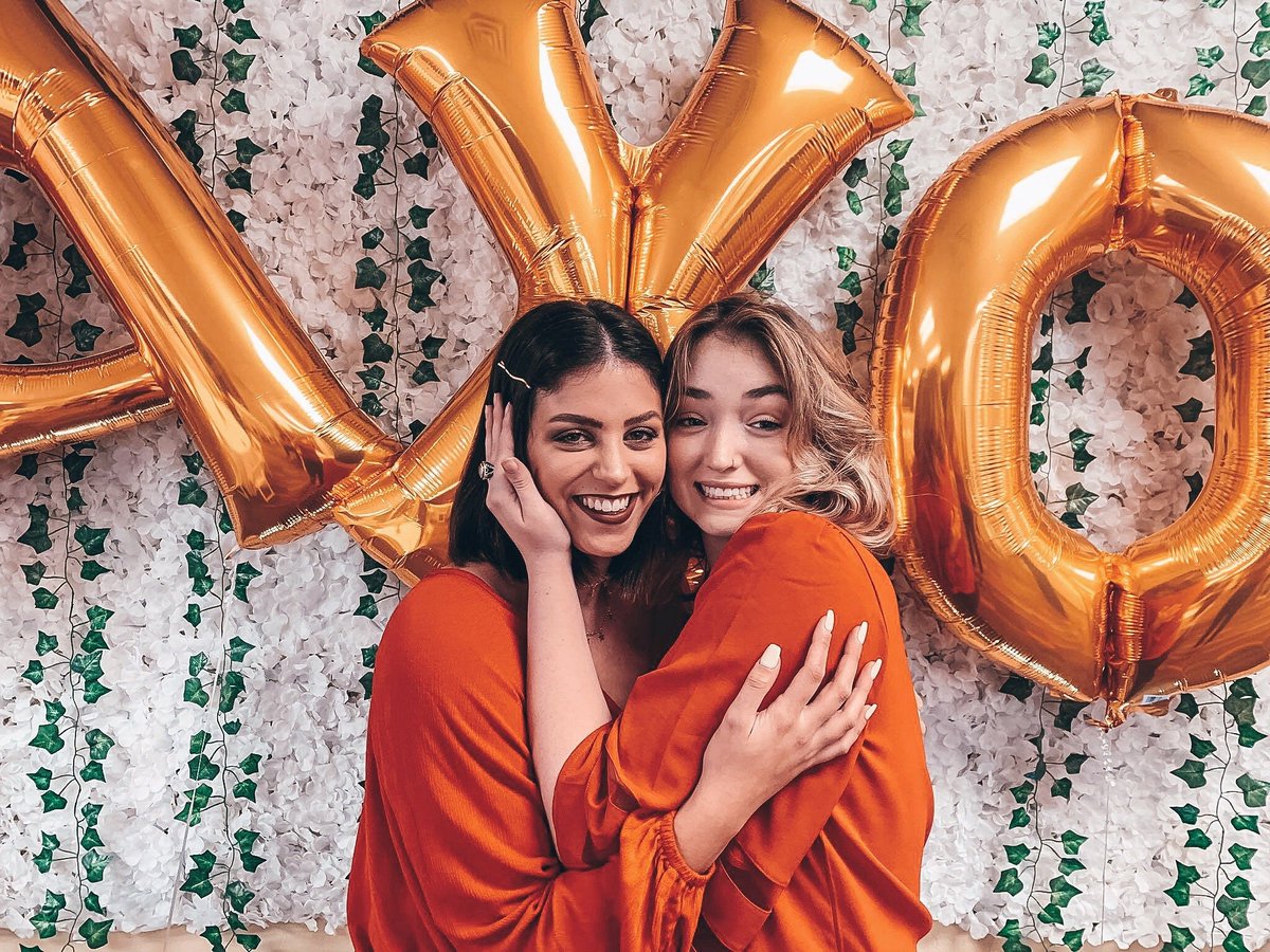 It's #WorldKindnessDay! Show kindness by replying to this tweet with an encouraging note to a sister!♥️💚