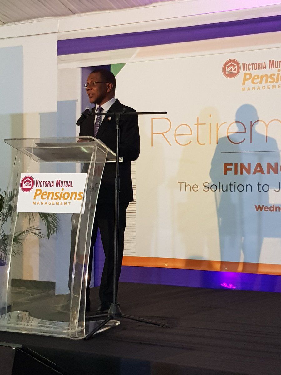 FaeEllington's tweet photo. President and CEO of Victoria Mutual Building Society, speaking at the Retirement Seminar:
78% of Jamaicans have bank accounts
11% borrowed last year
Only 10% of farmers have access to credit.
#VMBSPENSIONS
#PSOJNETWORK https://t.co/xC4sNO3aYz