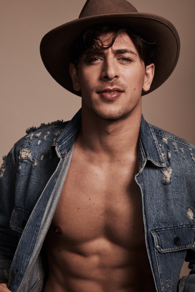 DWTSIRL's tweet image. It’s official! We are so excited to welcome four brand spanking new professional dancers to our team!

Welcome to the family… Kylee Vincent, Laura Nolan, Pasquale La Rocca and Stephen Vincent! #DWTSIrl #DWTS 💃