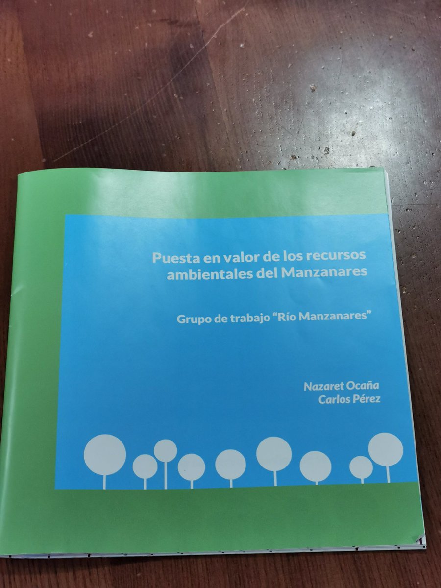 aytogetafe's tweet photo. La alcaldesa y el concejal de #Sostenibilidad reciben a antiguos alumnos del programa europeonde formación POEJ, para conocer el proyecto de reactivación del entorno del río Manzanares que han elaborado https://t.co/7qQTZmfPXp