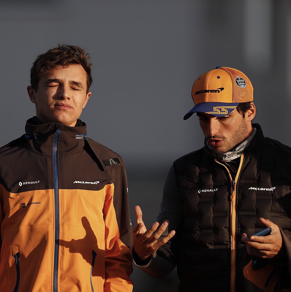 Carlossainz55's tweet image. Don’t worry mate, believe me the 20’s are good fun!! Happy birthday @LandoNorris 
#carlossainz