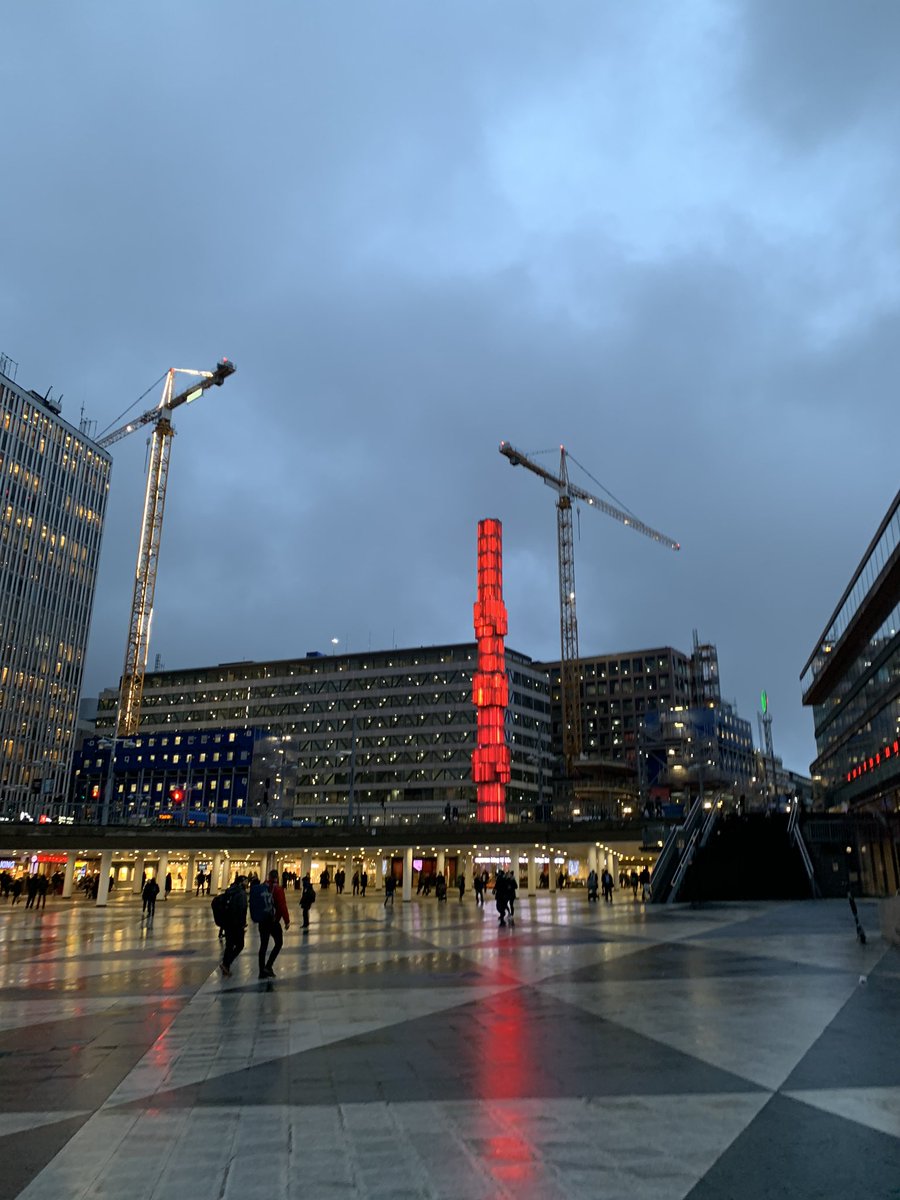 Terkkuja Ruotsista! 🇸🇪 Tää harmaus väsyttää niiiin paljon. Tarviin aurinkoa 💁‍♀️