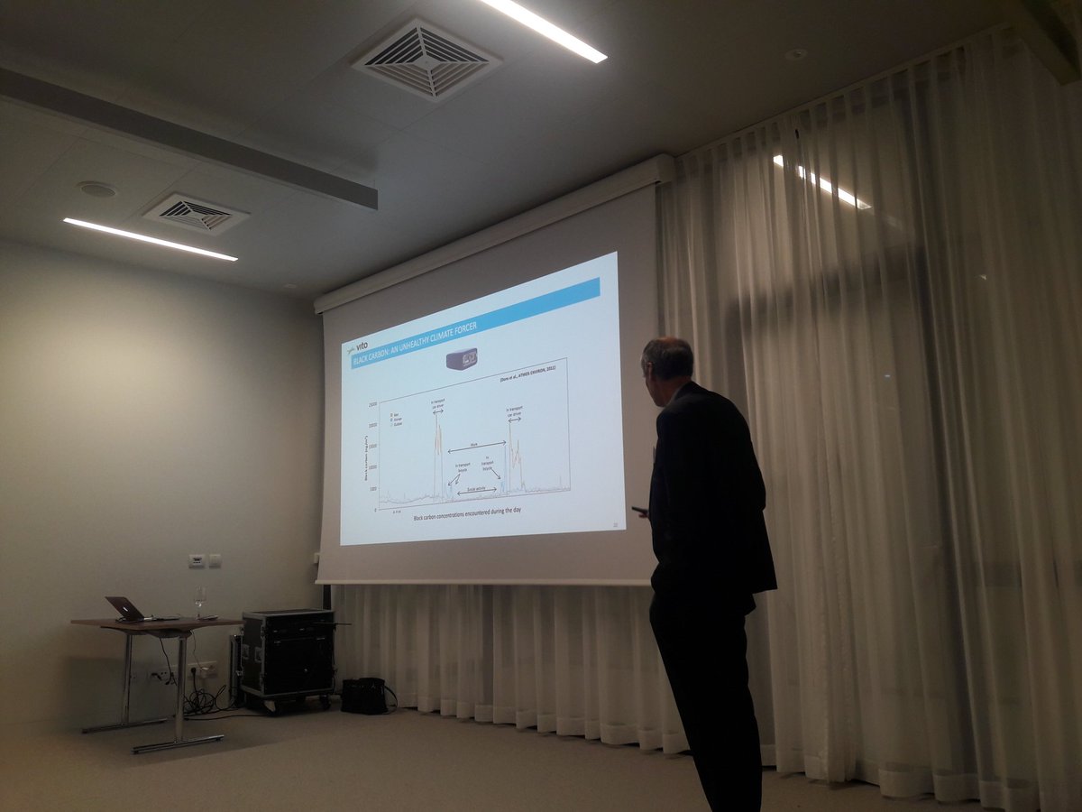 Climatefit's tweet photo. "Car drivers are more exposed to black carbon than bike drivers", against the well spread argument about the air quality issue for bikers - @LucIntPanis during the #mobility parallel session at #CSinEU https://t.co/A2dRXzCuMk