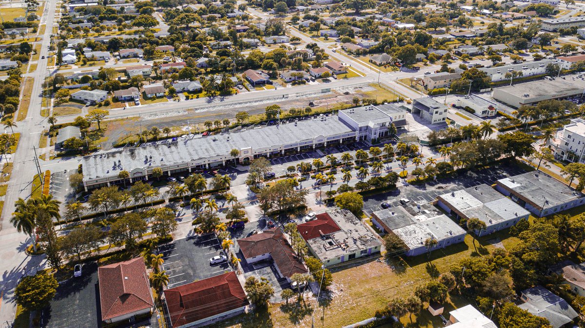 brewhousefl's tweet photo. Take some time to explore the beautiful town of Lake Park next time you stop by! || #brewhousegallery https://t.co/kNsiqArDqr