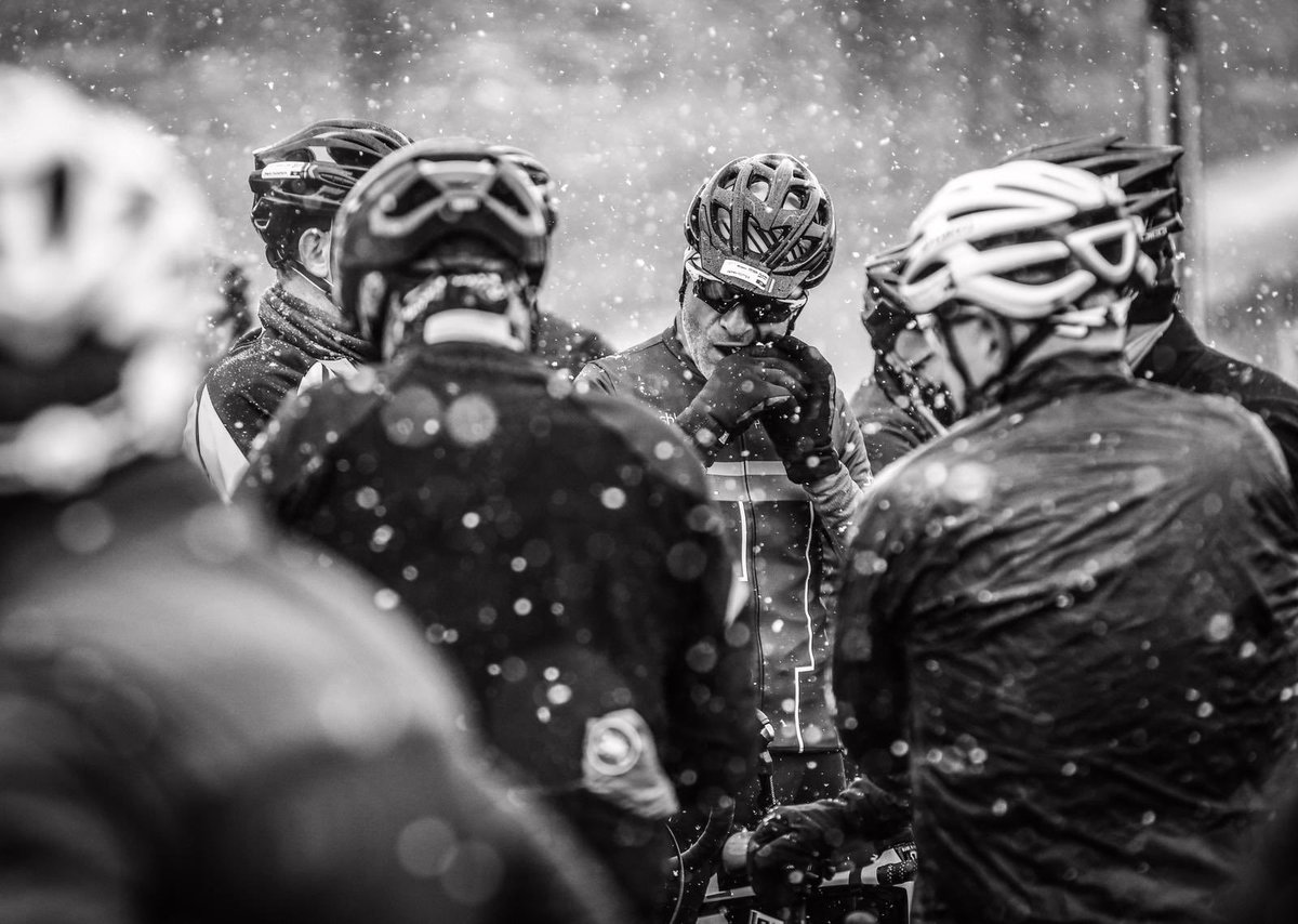 velo_citymag's tweet photo. Brrrr. How many layers? You what? Really? https://t.co/qmXwAhhf9C @Matt17Slade @ClubPeloton #recordbreaking https://t.co/8tYUYWLXjl