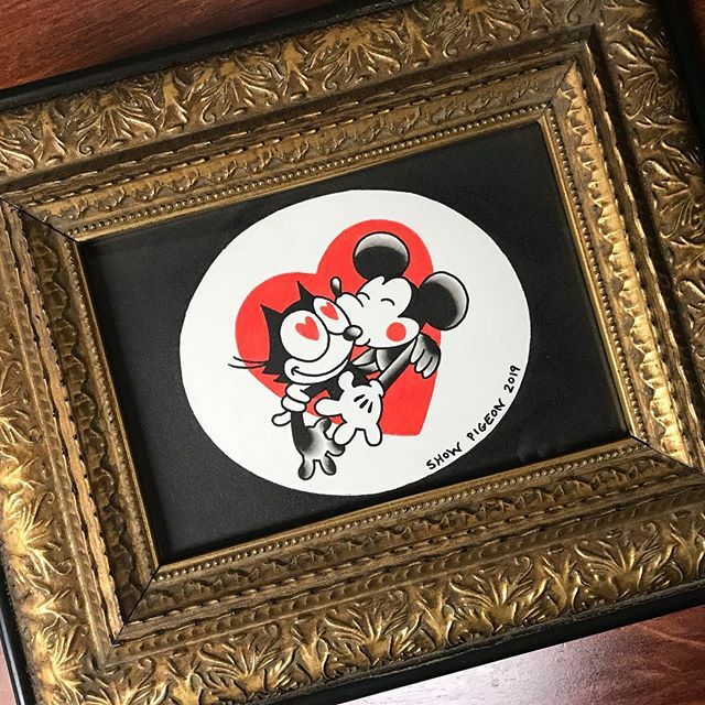 showpigeon's tweet photo. I’m bringing framed original paintings to @designercon, including several pieces from my #bootlegcartoonz series. Have you gotten your tickets yet? 🎟💕
.
.
.
#dconcorridor #designercon #cartoonmashup #mickeymouse #felixthecat #anaheim #anaheimconventi… https://t.co/ihOKbKR2NJ https://t.co/xnLwXhRnfP
