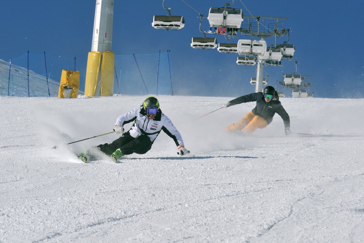 Are you looking for a Ski School in #livigno? Try us. We know a thing or two on how to make those edges work 😄
°
#skischool #livignoskischool #grskischool #skiacademy #giorgioroccaskiacademy #giorgiorocca