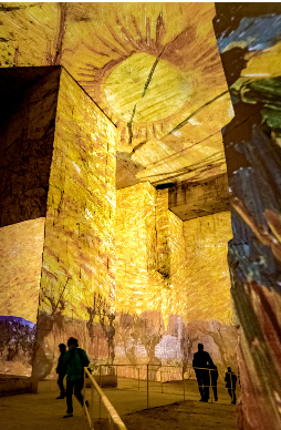 Bonne nouvelle ! Van Gogh joue les prolongations à l'Atelier des Lumières (plus d'1 million de visiteurs depuis février !)  jusqu'au 5 janvier. Si vous n'avez pas encore vu l'expo, courez-y, c'est magique ! #ExploreFrance ow.ly/vNcq50x8uvY @AtelierLumieres