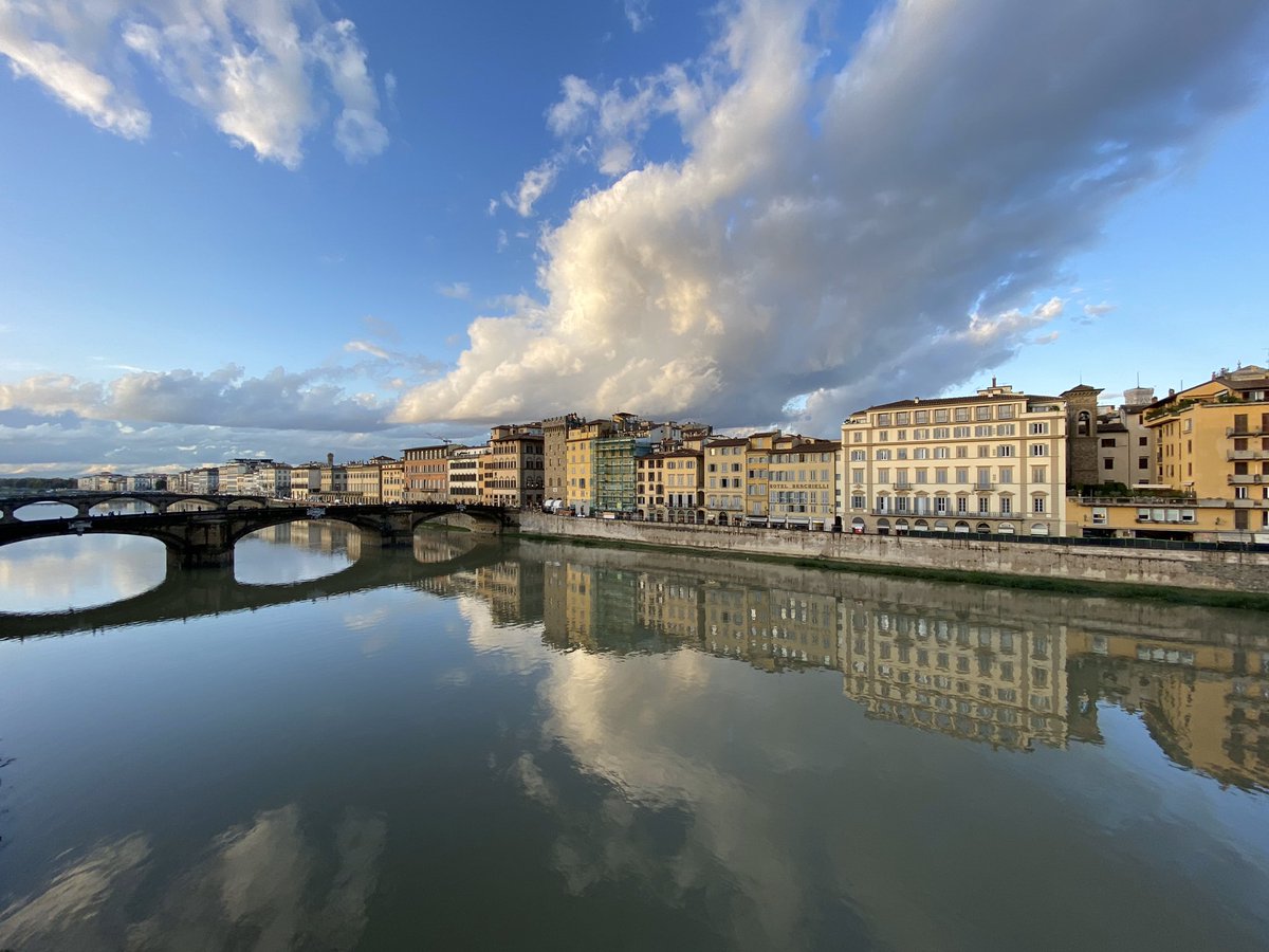 A_Laughinghouse's tweet photo. Room with a view at Hotel Lungarno, Florence, Italy. I could almost dip my toes in the Arno River! That’s the Ponte Vecchio to the east and the Ponte Santa Trinita to the west. @LungarnoTweet
#LungarnoCollection
#Florence #Italy #travel #fivestar https://t.co/TSF6zAWJTD