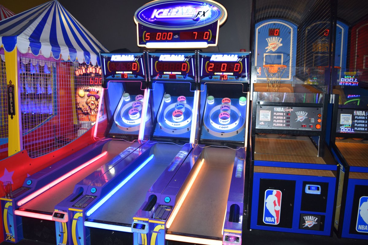SummitIQ's tweet photo. More skee ball for less. Happy hump day. #PlayAtTheSummit https://t.co/CCywvVnvcT