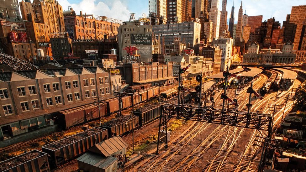 JANUSZCZAK's tweet photo. What a hoot! Turns out Rod Stewart has spent 19 years building a model railway in his attic in L.A., based on an imaginary 1940s American city! Ya I think that's sexy! Go Rod! https://t.co/nYVEtZZbme
